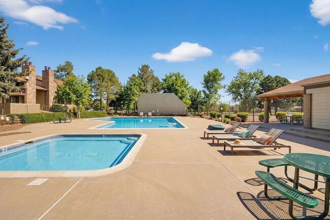 Building Photo - Updated 2 bed 1 bath condo in Arvada!