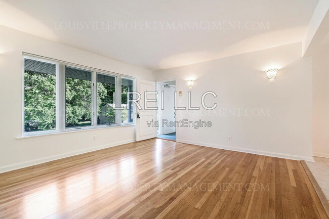 Building Photo - 4105 Stoneview Dr