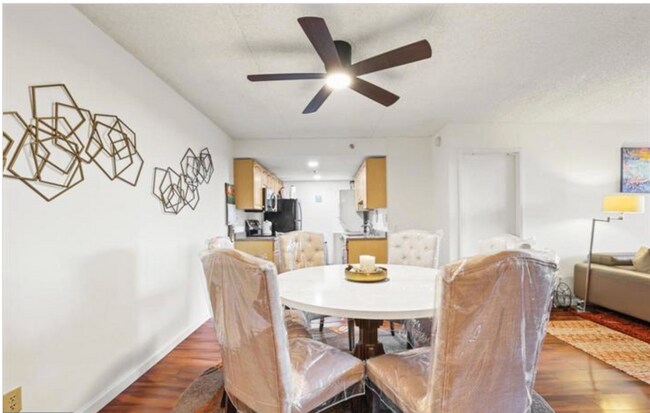 Building Photo - Bright And Spacious 2 Bed 2 Bath Condi With Balcony In Vibrant Highpointe