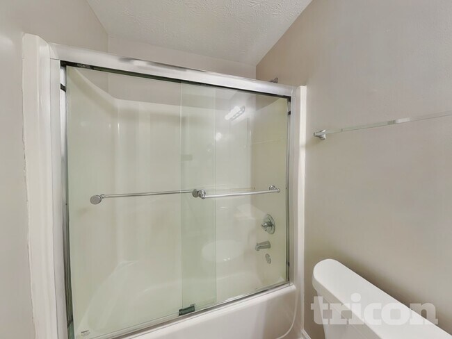 Building Photo - 235 Princeton Way