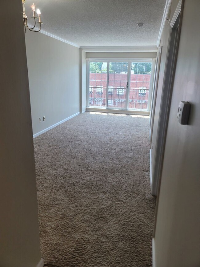 Building Photo - Five Points - Plaza Center