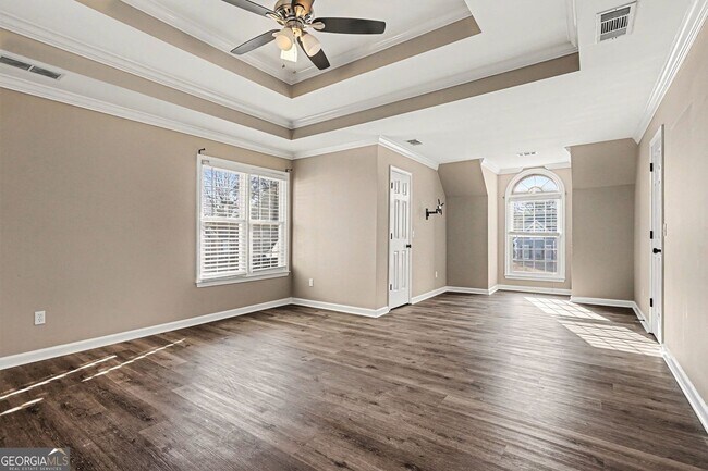 Building Photo - Fully Renovated Spacious 4BR Home nestled in beautiful community!