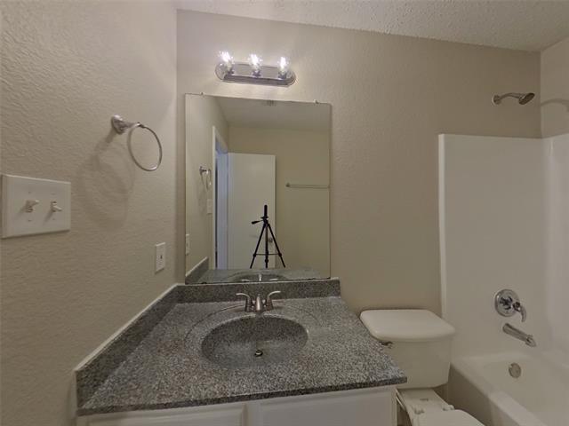 Building Photo - 4604 Palm Ridge Dr