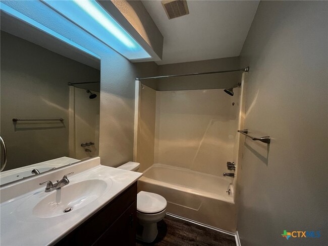 Building Photo - 526 Rattan Dr