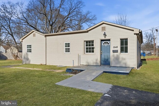 Building Photo - 1942 Ford Rd