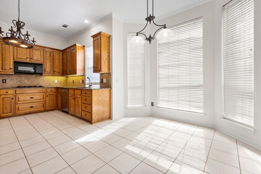 Building Photo - 4512 Crown Ridge Dr