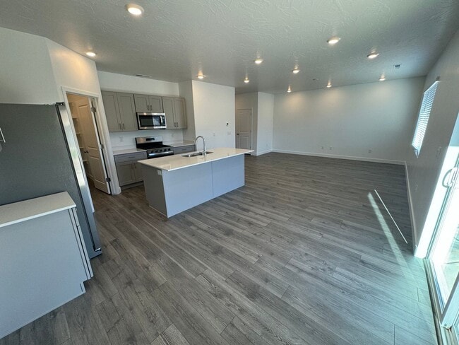 Building Photo - 1547 Ripple Rock Dr