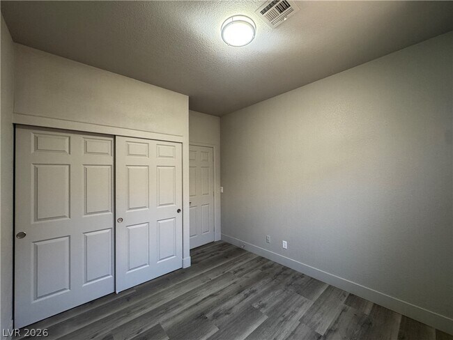 Building Photo - 7232 Deer View Ct