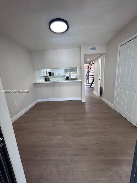 Building Photo - 1072 W 79th St