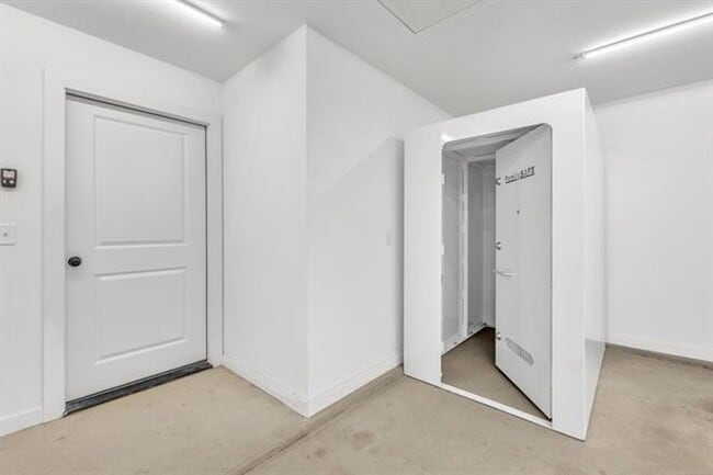 Building Photo - Stunning 4 Bed 3 Bath Broken Arrow Gem