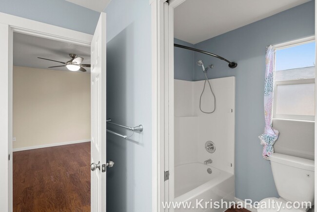 Building Photo - Charming **UPDATED** 3 BD* 2.5 BA* Single ...
