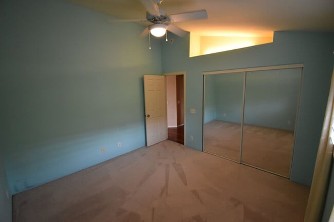 Building Photo - UNFURNISHED 3/2 PRIVATE HOME WITH OCEAN VIEW! AVAILABLE NOW!