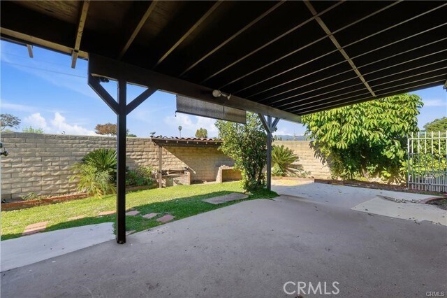 Building Photo - 937 N Greenpark Ave