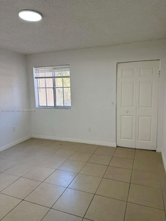 Building Photo - 2494 Centergate Dr