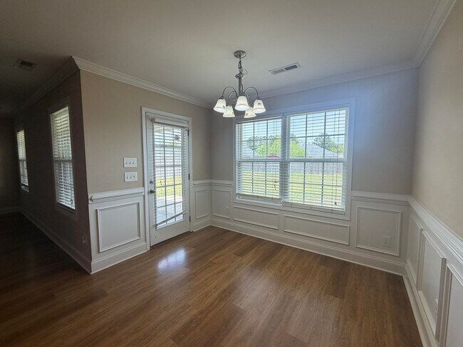 Building Photo - 2850 Foxcroft Cir