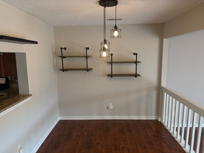 Building Photo - 775 Hecate Dr