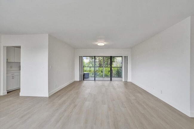 Building Photo - 1040 Homewood Blvd