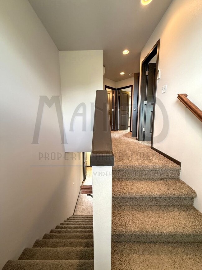 Building Photo - Kendall Yards Townhouse
