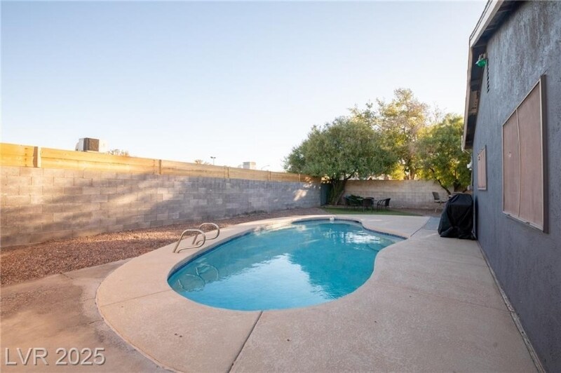 Building Photo - 2120 Wagonwheel Ave