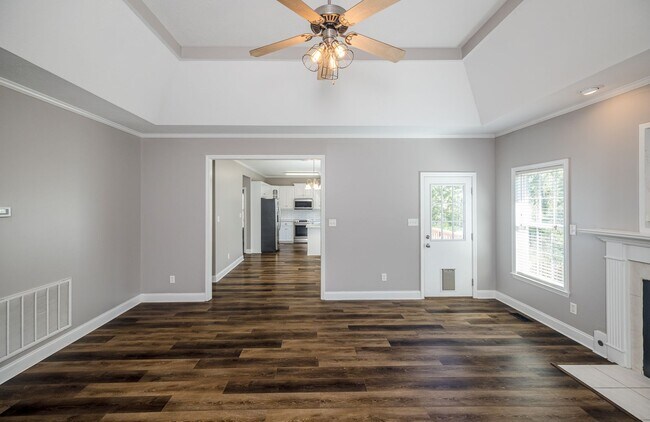 Building Photo - 4893 Somerset Dr