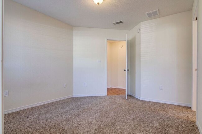 Building Photo - 5851 Chi Chi Cir