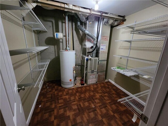 Building Photo - 350 Saddle Bridge Dr