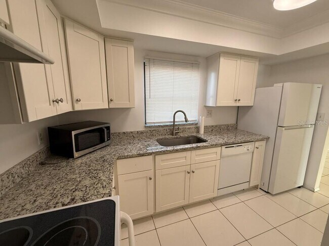 Building Photo - 1204 Spanish Cay Ln