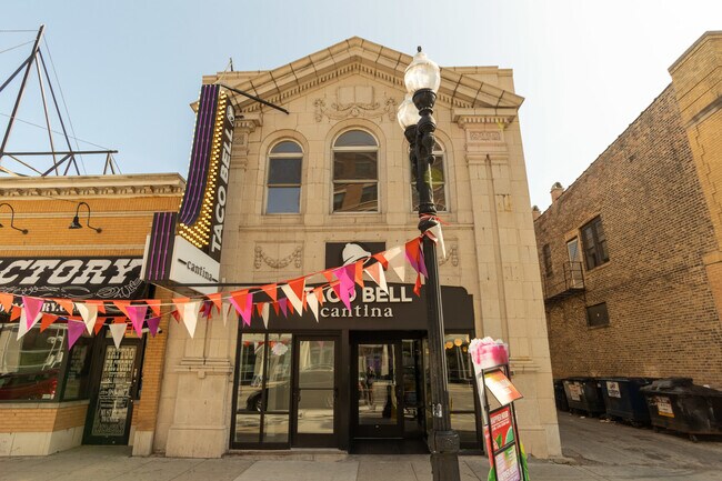 Primary Photo - 4437 N Broadway St