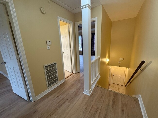 Building Photo - 2 Bed/1.5 Bath in North Jackson