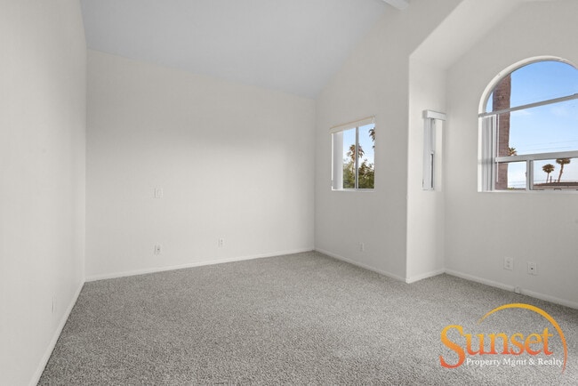 Building Photo - 2058 Reed Ave