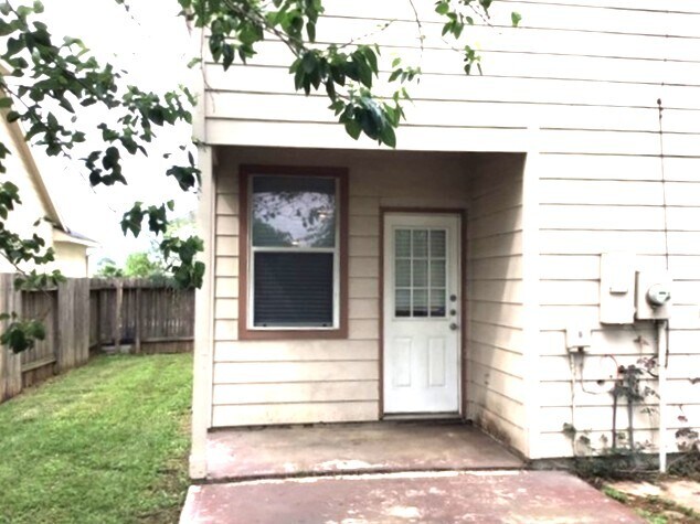 Building Photo - 9435 Spring Miller Dr