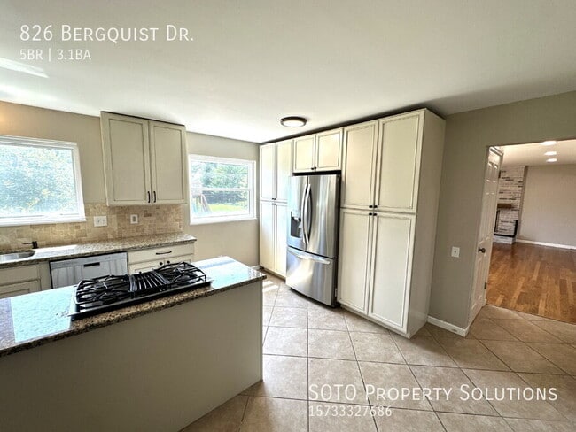 Building Photo - 826 Bergquist Dr