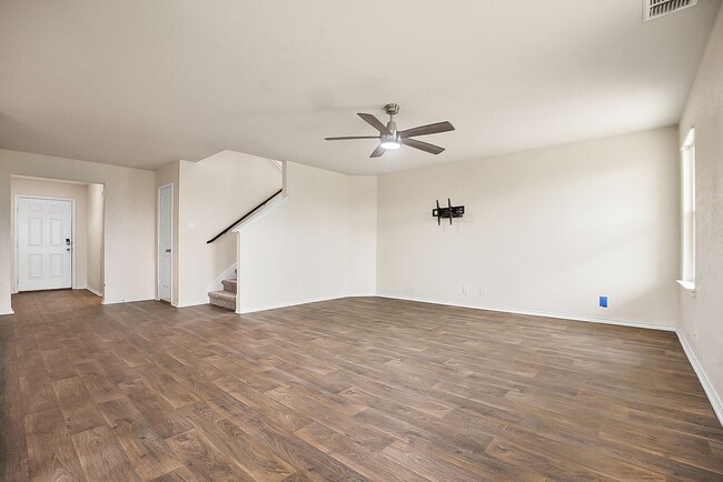 Building Photo - 4 Bedroom/3 Bath Redbird Ranch Subdivision