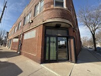 Building Photo - 2602 W 47th St