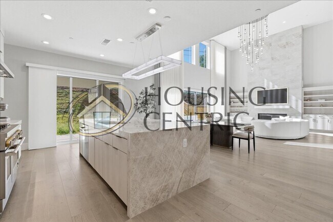 Building Photo - Unparalleled Executive Luxury Rental Home in Gated Community