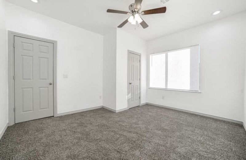 Building Photo - 2312 N Everest Ave