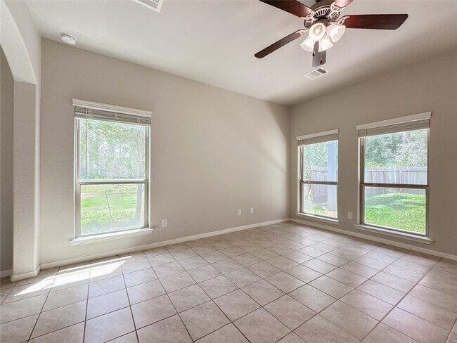 Building Photo - 105 Camelot Pl Ct