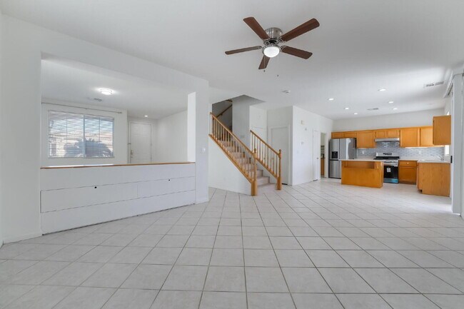 Building Photo - 4 bedroom, 2.5 bathroom, Summerlin Home, Low Maintenance Yard