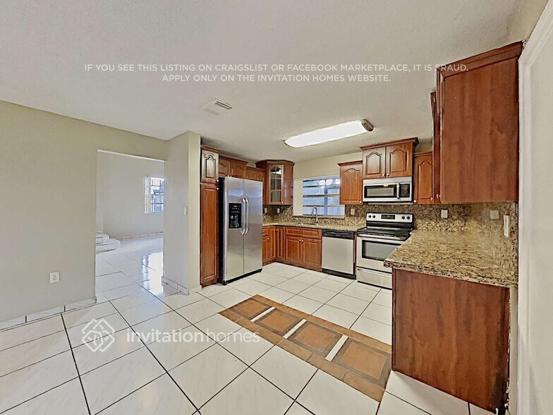 Building Photo - 8216 NW 192nd Terrace