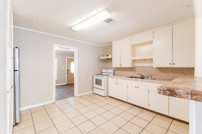 Building Photo - 1505 4th Ave N