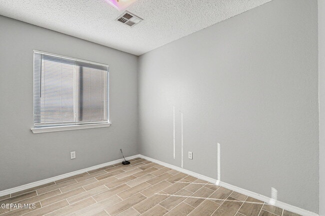 Building Photo - 12496 Sombra Fuerte Dr