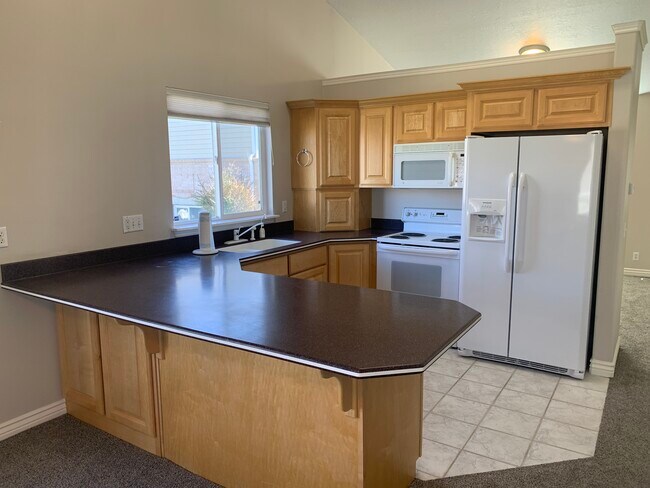 Building Photo - 325 E 100 S