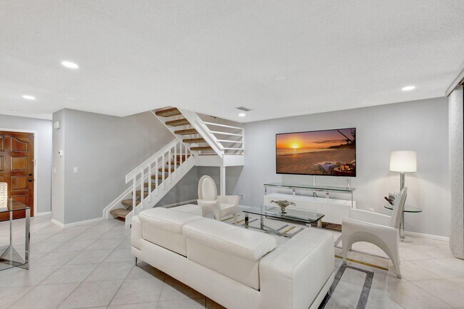 Building Photo - 807 Windermere Way