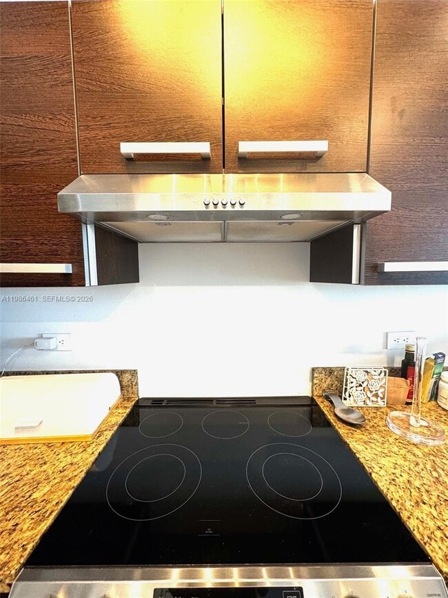 Building Photo - 2525 SW 3rd Ave