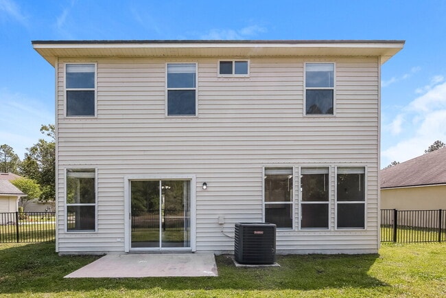 Building Photo - 86041 Caesars Ave