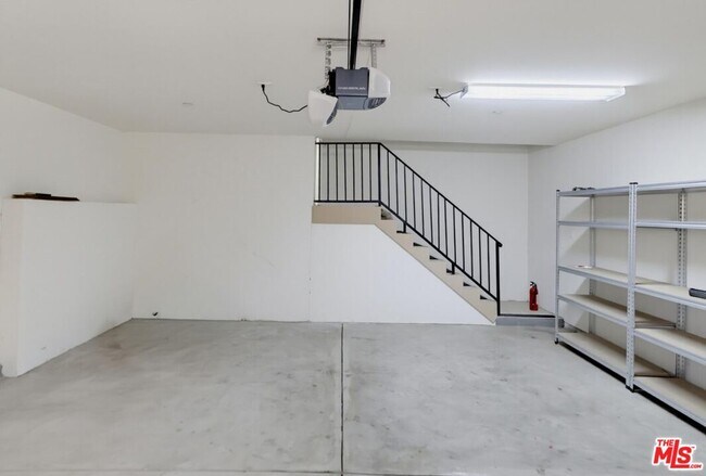 Building Photo - 3528 Mesquite Dr