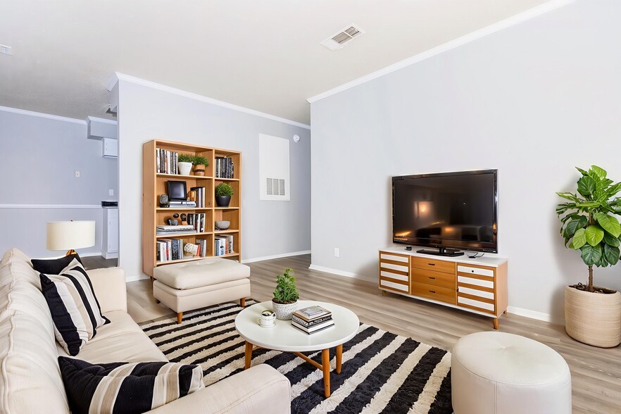 Primary Photo - Sunridge Apartments