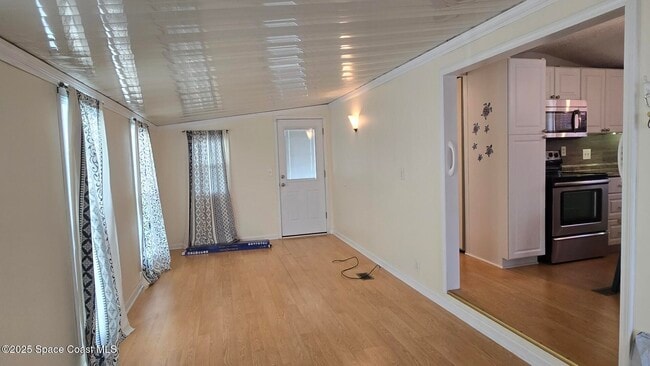 Building Photo - 135 Blue Lake Pl