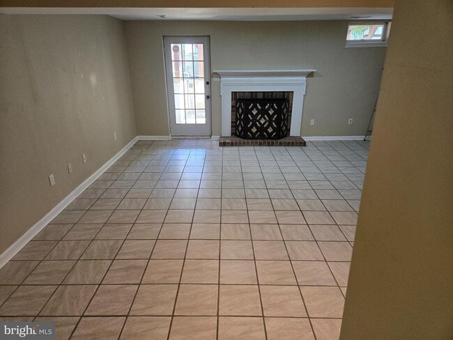 Building Photo - 300 Cinnabar Ln