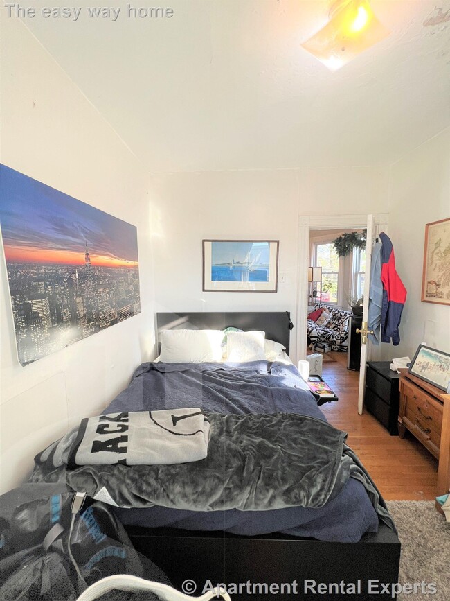 Building Photo - Porter Sq * 1.5 Baths * DW * Laundry + sto...